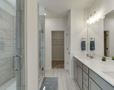 198 Blue Dragon Drive - Photo Thumbnail 14