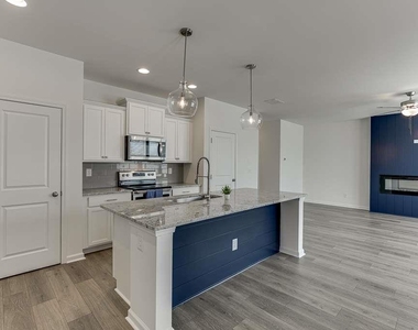 198 Blue Dragon Drive - Photo Thumbnail 8