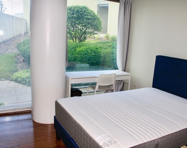 1720 Maple Avenue - Photo Thumbnail 8