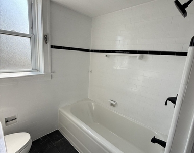1316 Seward Street - Photo Thumbnail 7