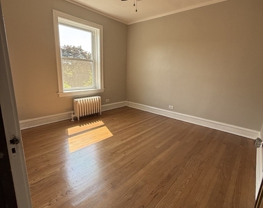 1316 Seward Street - Photo Thumbnail 6