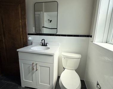 1316 Seward Street - Photo Thumbnail 9