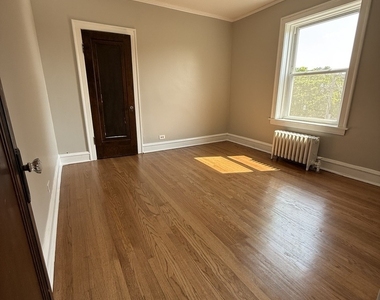 1316 Seward Street - Photo Thumbnail 5