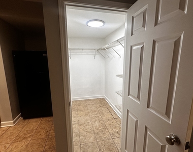 414 W Walnut Street - Photo Thumbnail 11