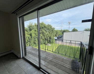 355 Bluff Avenue - Photo Thumbnail 9