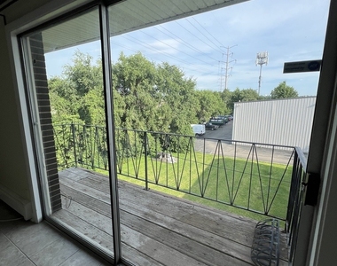 355 Bluff Avenue - Photo Thumbnail 10