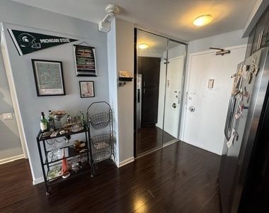 300 N State Street - Photo Thumbnail 14
