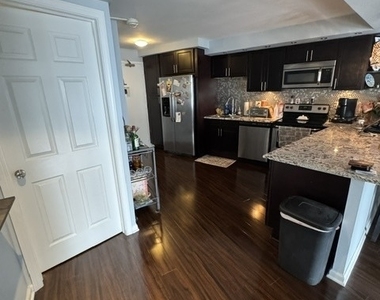 300 N State Street - Photo Thumbnail 4