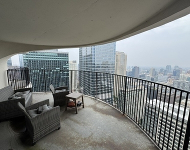 300 N State Street - Photo Thumbnail 12