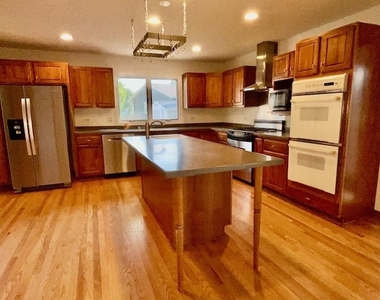 112 Braemar Drive - Photo Thumbnail 3