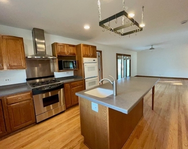 112 Braemar Drive - Photo Thumbnail 5