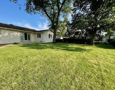 112 Braemar Drive - Photo Thumbnail 21