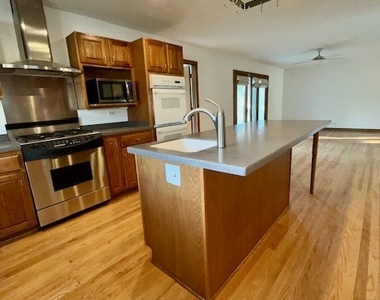 112 Braemar Drive - Photo Thumbnail 6