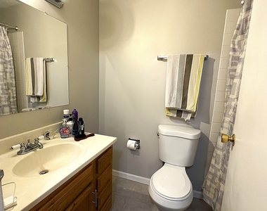 5810 Oakwood Drive - Photo Thumbnail 4