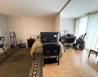 5810 Oakwood Drive - Photo Thumbnail 7