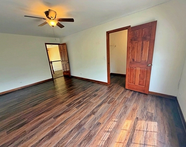2050 Rockland Drive - Photo Thumbnail 22