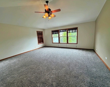 2050 Rockland Drive - Photo Thumbnail 16