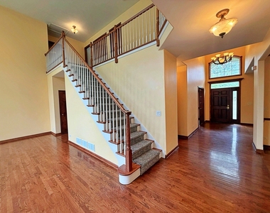 2050 Rockland Drive - Photo Thumbnail 11