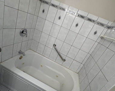 7607 S Wolcott Avenue - Photo Thumbnail 6