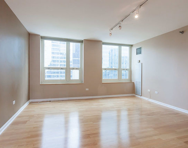 345 N Lasalle Drive - Photo Thumbnail 7