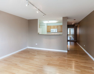345 N Lasalle Drive - Photo Thumbnail 3