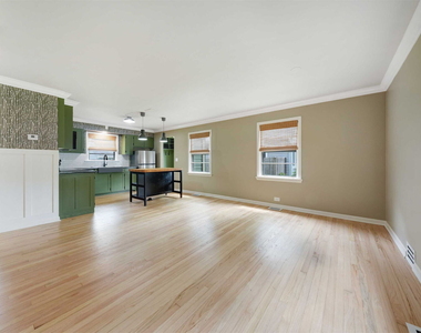507 W Wesley Street - Photo Thumbnail 1
