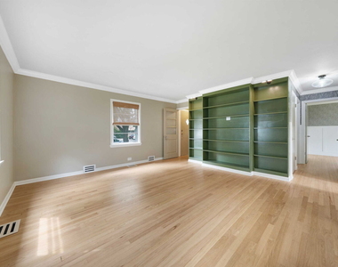 507 W Wesley Street - Photo Thumbnail 2