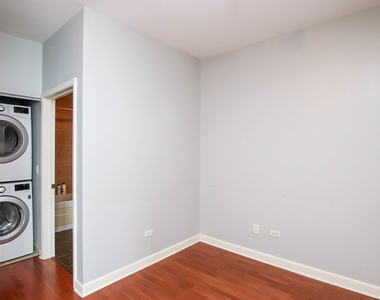 1841 S Calumet Avenue - Photo Thumbnail 16