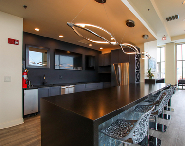 1841 S Calumet Avenue - Photo Thumbnail 22