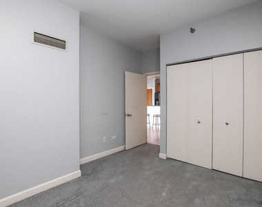 1841 S Calumet Avenue - Photo Thumbnail 15