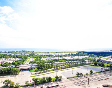 1841 S Calumet Avenue - Photo Thumbnail 9