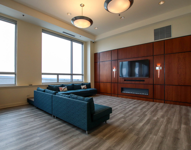 1841 S Calumet Avenue - Photo Thumbnail 24