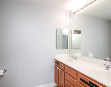 1841 S Calumet Avenue - Photo Thumbnail 12