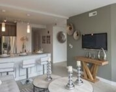 847 Chicago Avenue - Photo Thumbnail 4