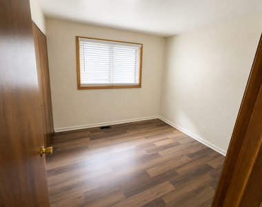 18149 Ravisloe Terrace - Photo Thumbnail 6