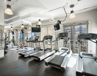2 E Erie Street - Photo Thumbnail 10