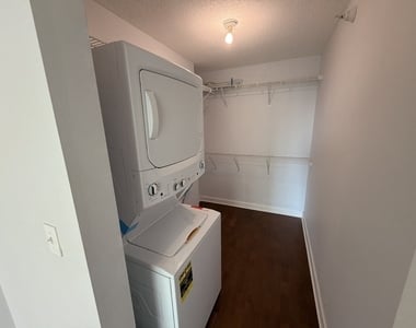 2 E Erie Street - Photo Thumbnail 8