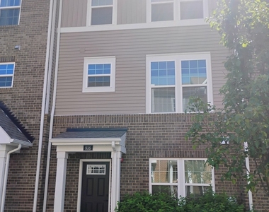 936 Jenkins Court - Photo Thumbnail 1