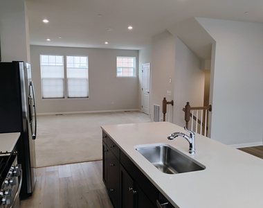 936 Jenkins Court - Photo Thumbnail 8