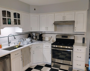 904 S Edward Street - Photo Thumbnail 3