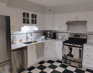 904 S Edward Street - Photo Thumbnail 2