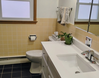 904 S Edward Street - Photo Thumbnail 20