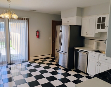 904 S Edward Street - Photo Thumbnail 53