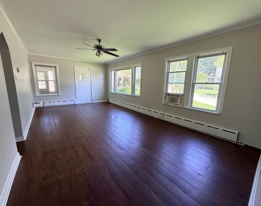 11105 Denny Avenue - Photo Thumbnail 7