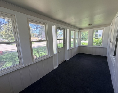 11105 Denny Avenue - Photo Thumbnail 5