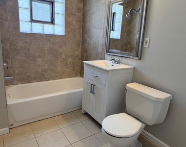 11105 Denny Avenue - Photo Thumbnail 17