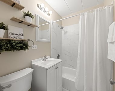 1307 College Avenue - Photo Thumbnail 10