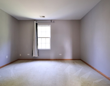 2607 Oak Tree Lane - Photo Thumbnail 16