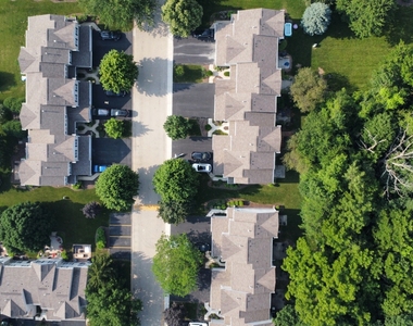 2607 Oak Tree Lane - Photo Thumbnail 25