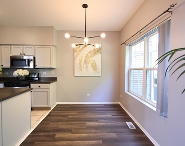 2607 Oak Tree Lane - Photo Thumbnail 9